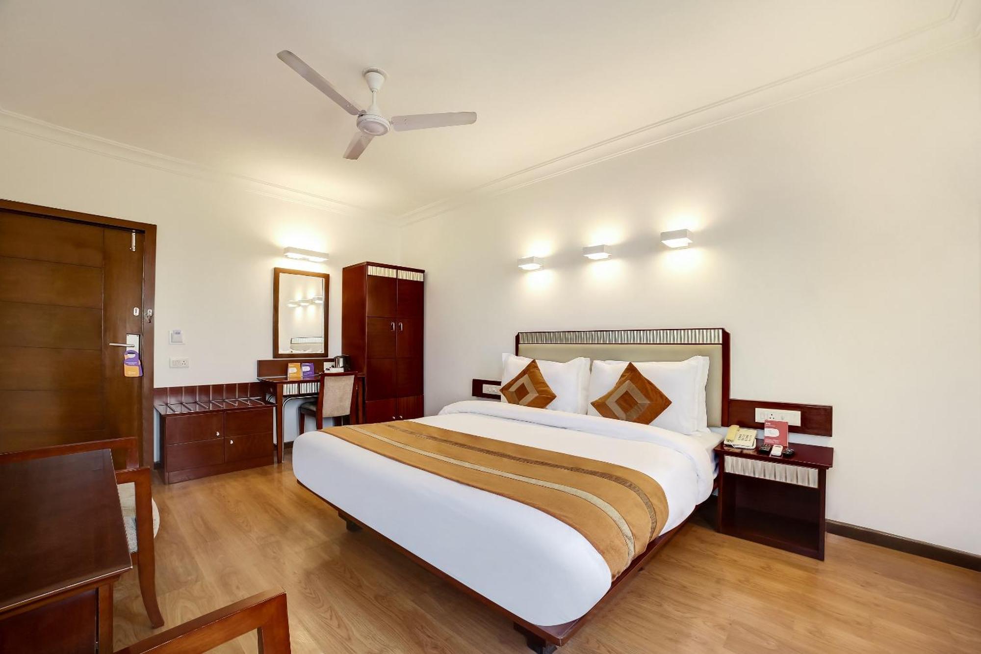 Clubhouse Nami Residency, Ahmedabad Hotell Exteriör bild