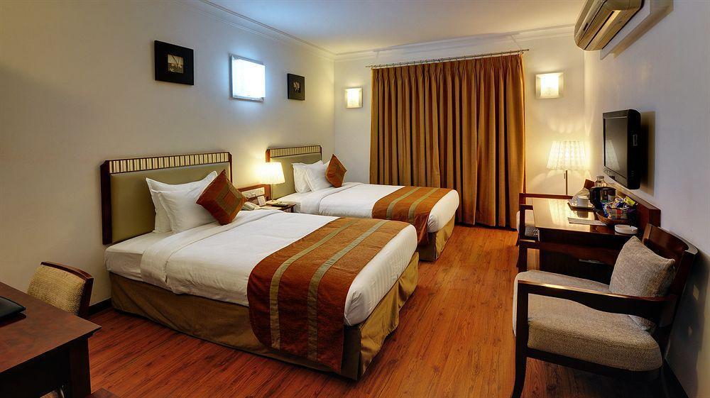 Clubhouse Nami Residency, Ahmedabad Hotell Exteriör bild